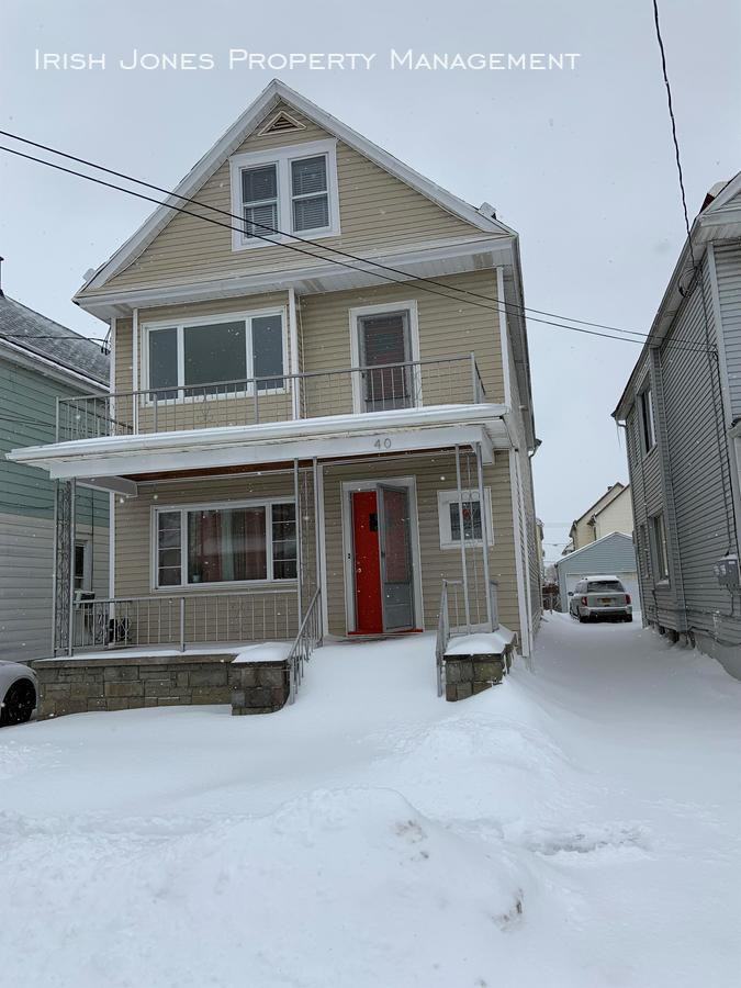 40 Krakow St 2, Buffalo, NY 14206 3 Bedroom Apartment for 925/month