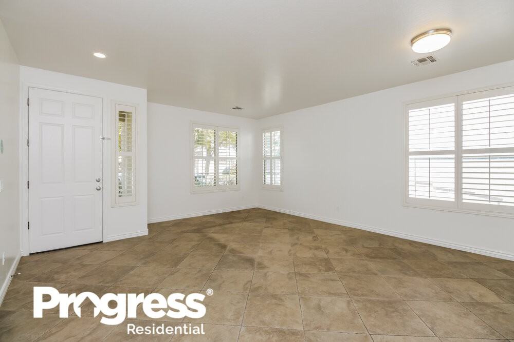 4115 E Page Ave - Photo 3 of 16