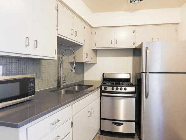 501 E Willetta St - Photo 2 of 12