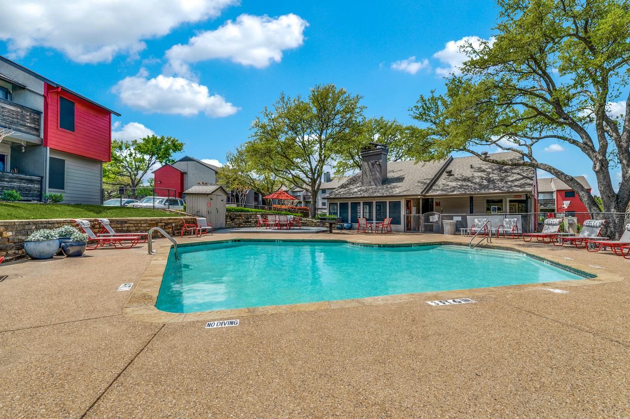 z-120122-The Hub - Photo 2 of 27