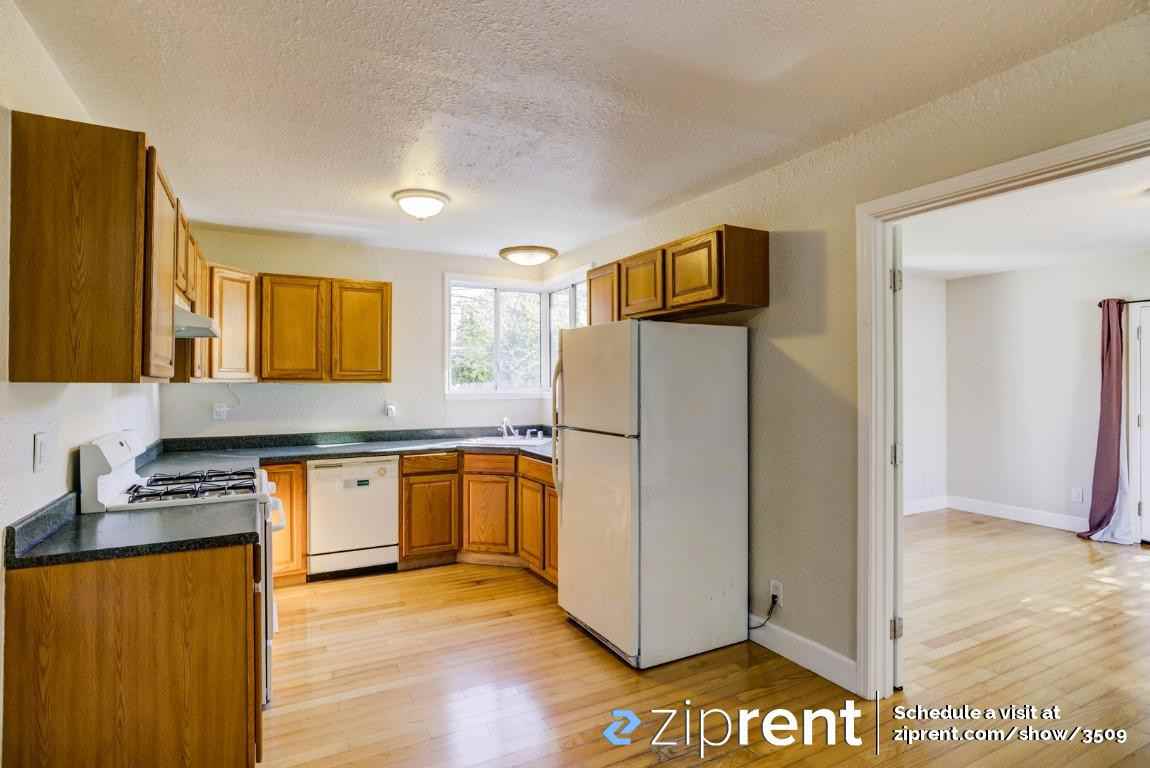 126 Knoll Cir - Photo 2 of 16