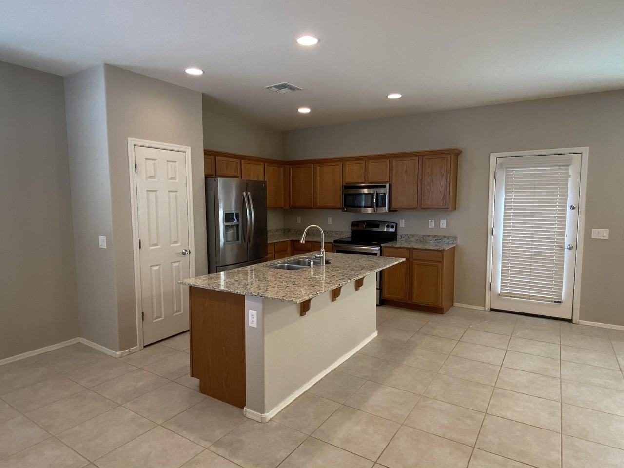 7363 W Cambridge Ave #1 - Photo 4 of 18