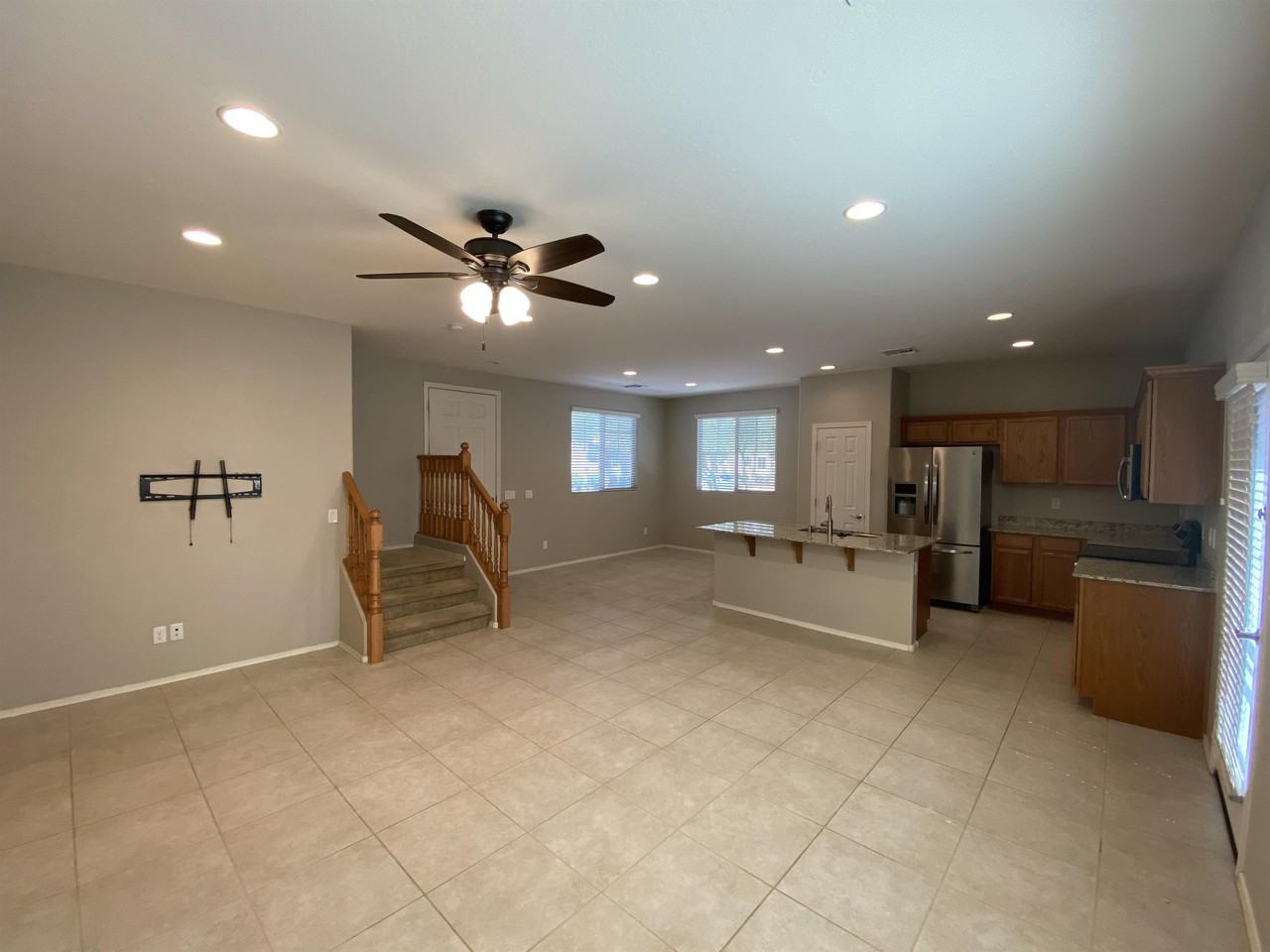 7363 W Cambridge Ave #1 - Photo 6 of 18