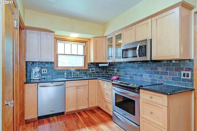 2416 N Rosa Parks Way - Photo 2 of 16