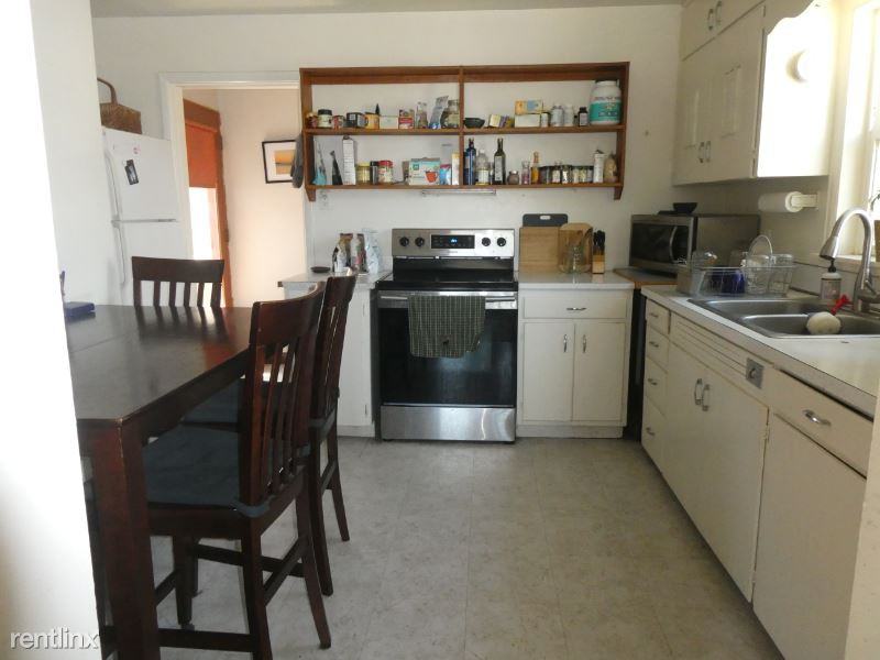 2531 9th St - Photo 2 of 18