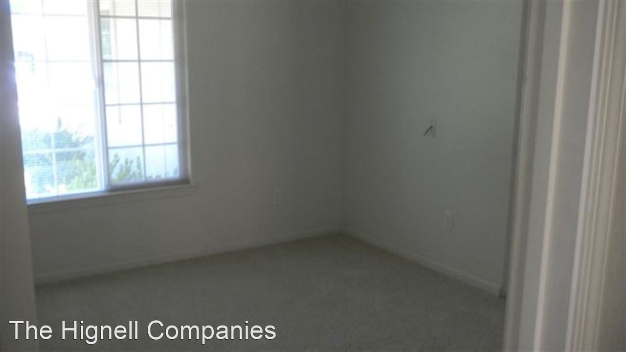 3018 Wandsworth Dr - Photo 3 of 12