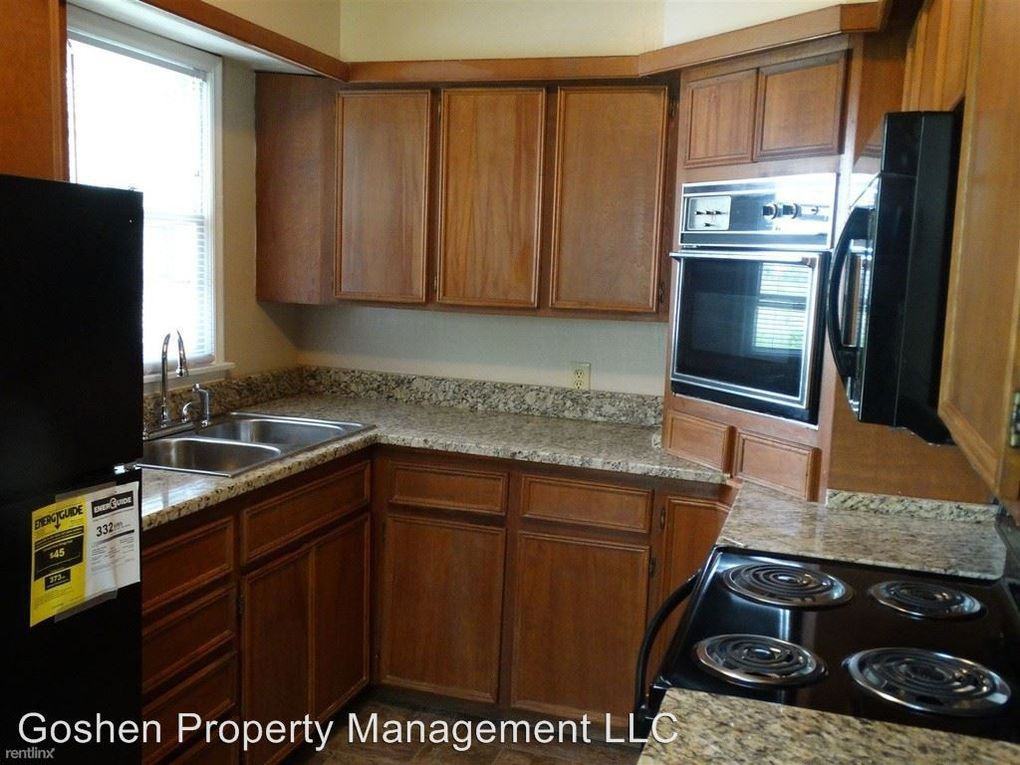 130 E 86th St S - Photo 3 of 7