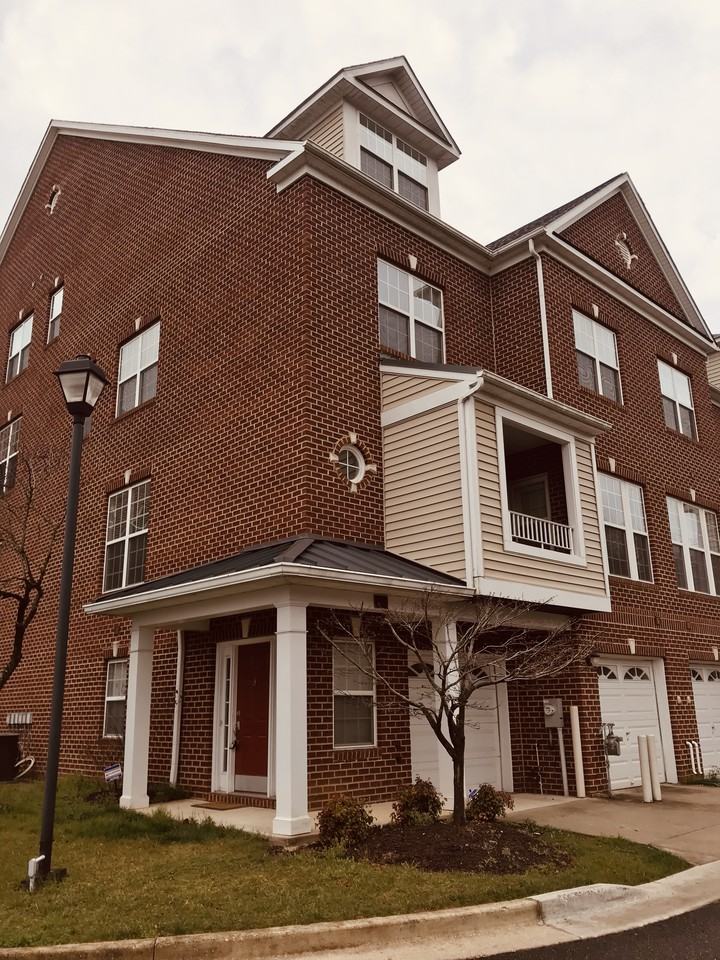 12821 Midnights Delight Dr - Photo 2 of 24