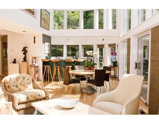 319 Cross St - Photo 3 of 15