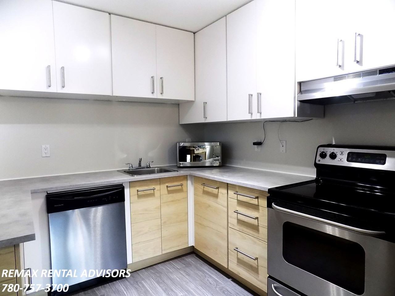 3314 106 Ave Nw - Photo 3 of 15