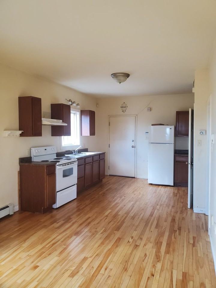 244 Duke Street Apt 4 - Photo 2 of 4