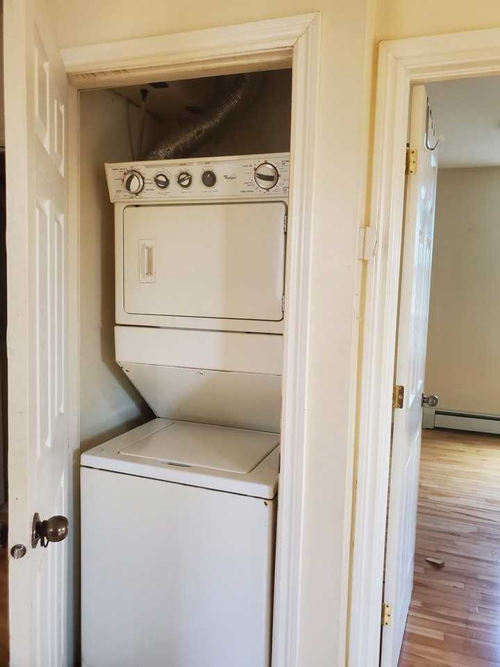 244 Duke Street Apt 4 - Photo 3 of 4