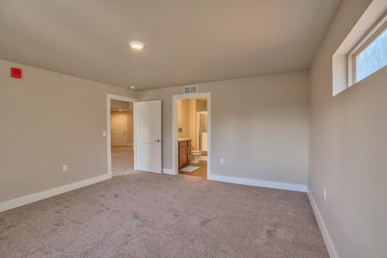 Verndale Apartments - Photo 7 of 15