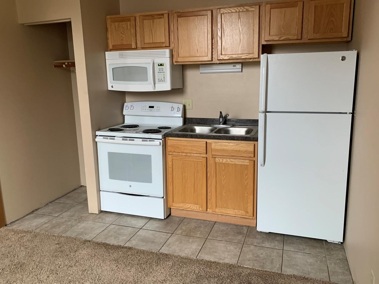 18 4th Ave W - 14 #14 - Photo 3 of 10