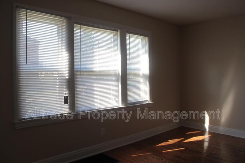 615 S 44th St - Photo 2 of 2