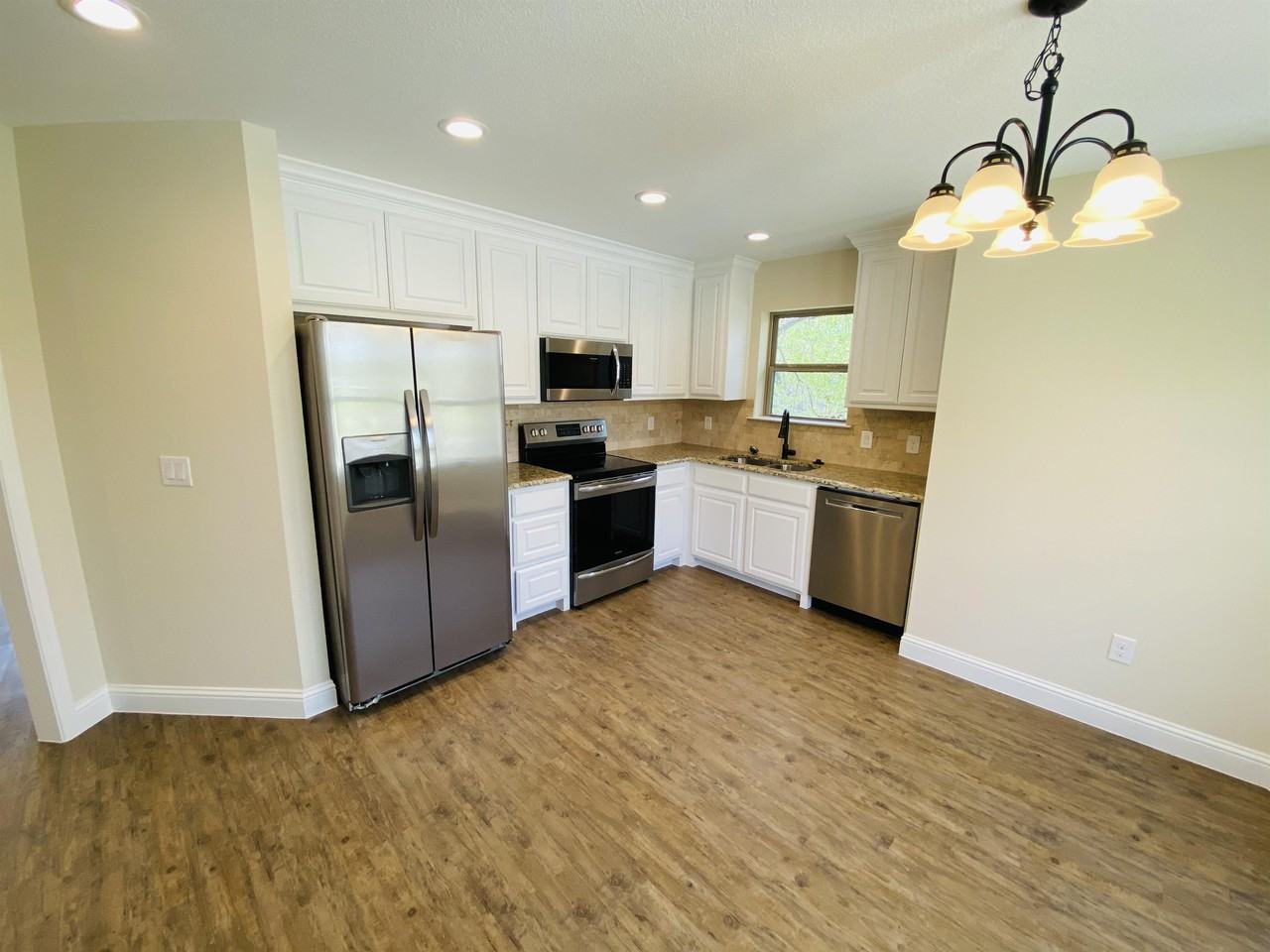 312 E Heron St #1 - Photo 3 of 20