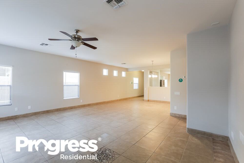 5115 W Glass Ln - Photo 3 of 21
