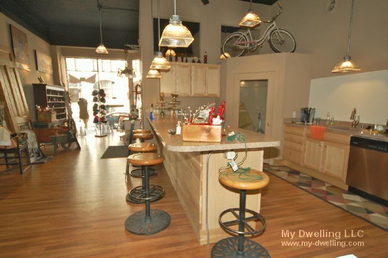 608 N Broadway - Photo 3 of 5