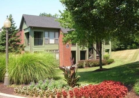 35 Bishopsgate Dr #1111 - Photo 3 of 5