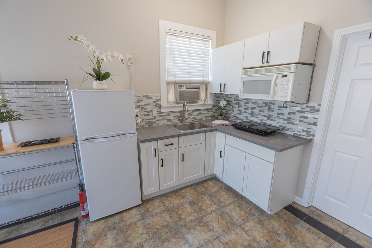 122-126 E. San Salvador - 126 #126 - Photo 4 of 34