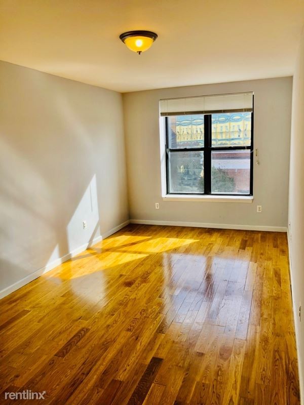 147 147 main street 2G - Photo 3 of 5