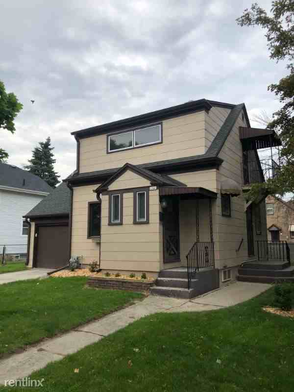 1341 S 20th St - Photo 2 of 11