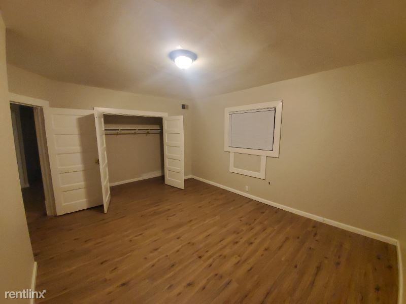 3303 3303 4th Ave 3 - Photo 3 of 7