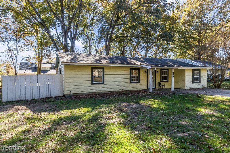 902 E Leake St - Photo 3 of 20