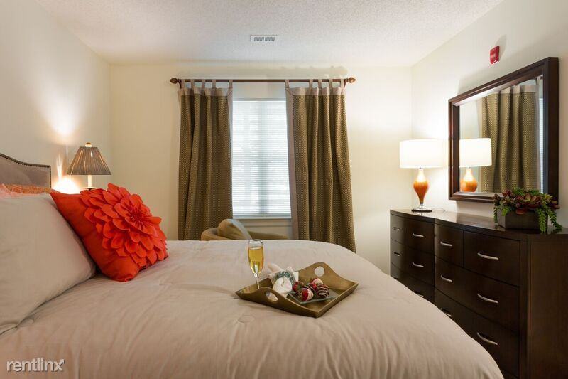 112 112 Hilltop Drive 112 - Photo 2 of 5