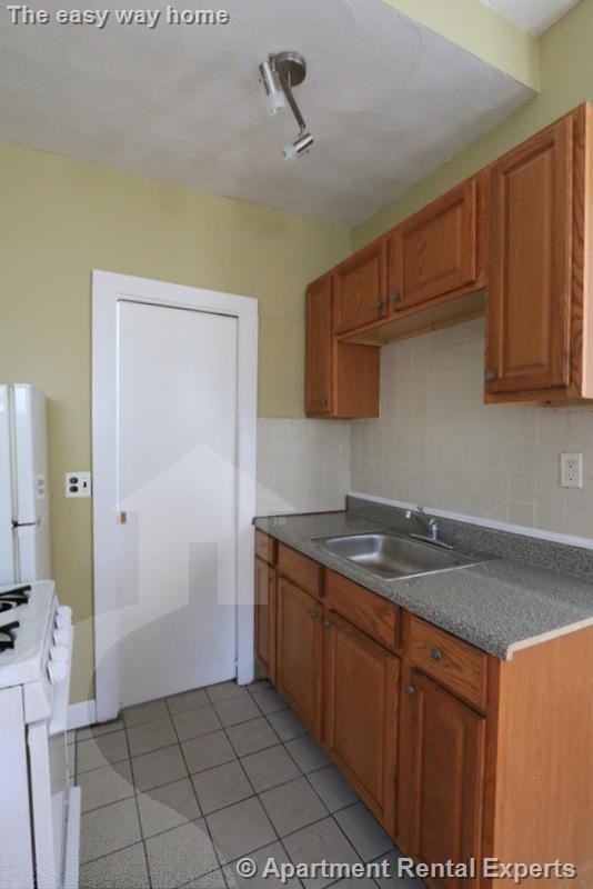 58 Vinal Ave #2F - Photo 6 of 14