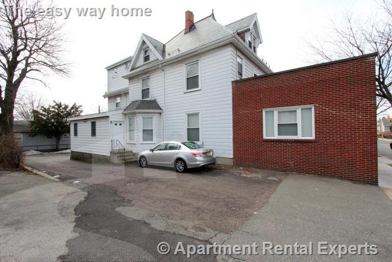 146 Highland Ave #3