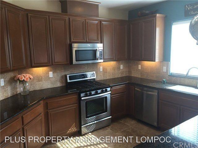 768 Pluto Ave - Photo 2 of 8