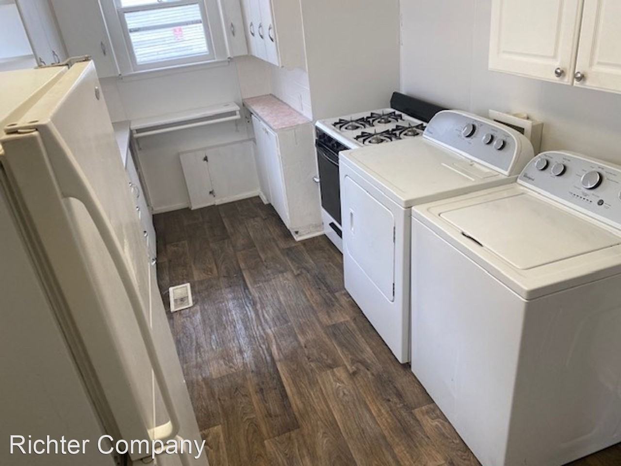 89 S Main NE - Photo 2 of 8