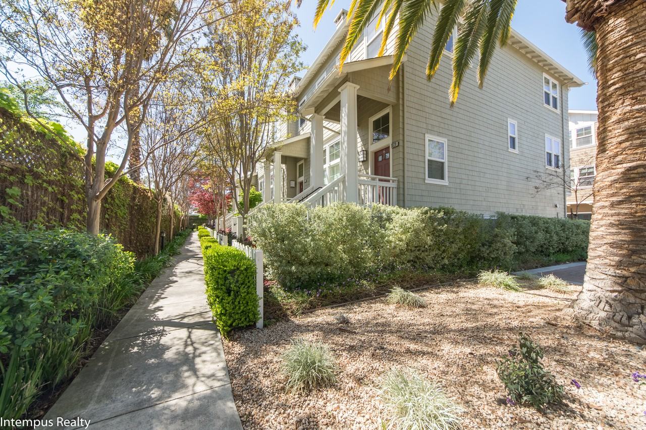 1048 Keeble Ct - Photo 2 of 13