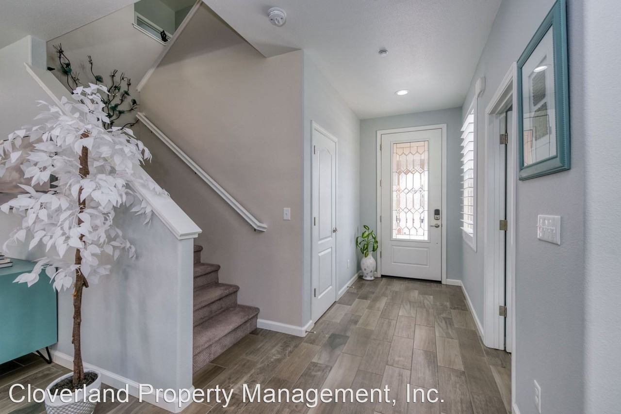 3645 Bellaire Ave - Photo 3 of 20