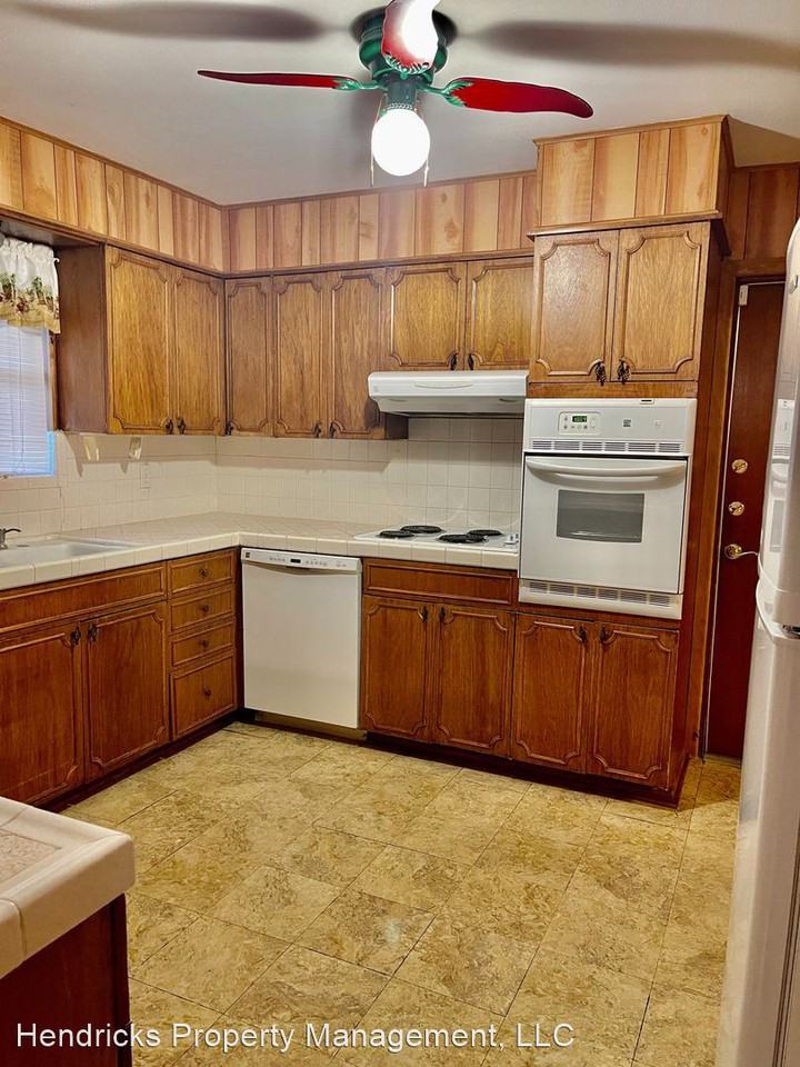 101 Ivywood Cir - Photo 3 of 17