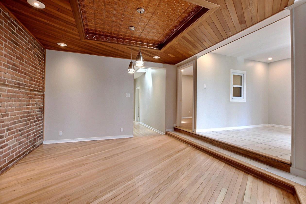 4243 Av Des érables - Photo 2 of 11