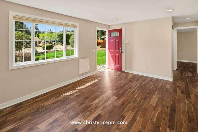 7604 Ne 142nd St - Photo 3 of 10