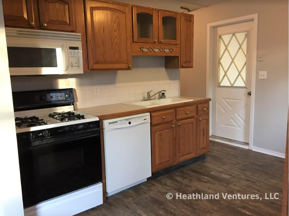 331 Pickett St Sw #1 - Photo 4 of 12
