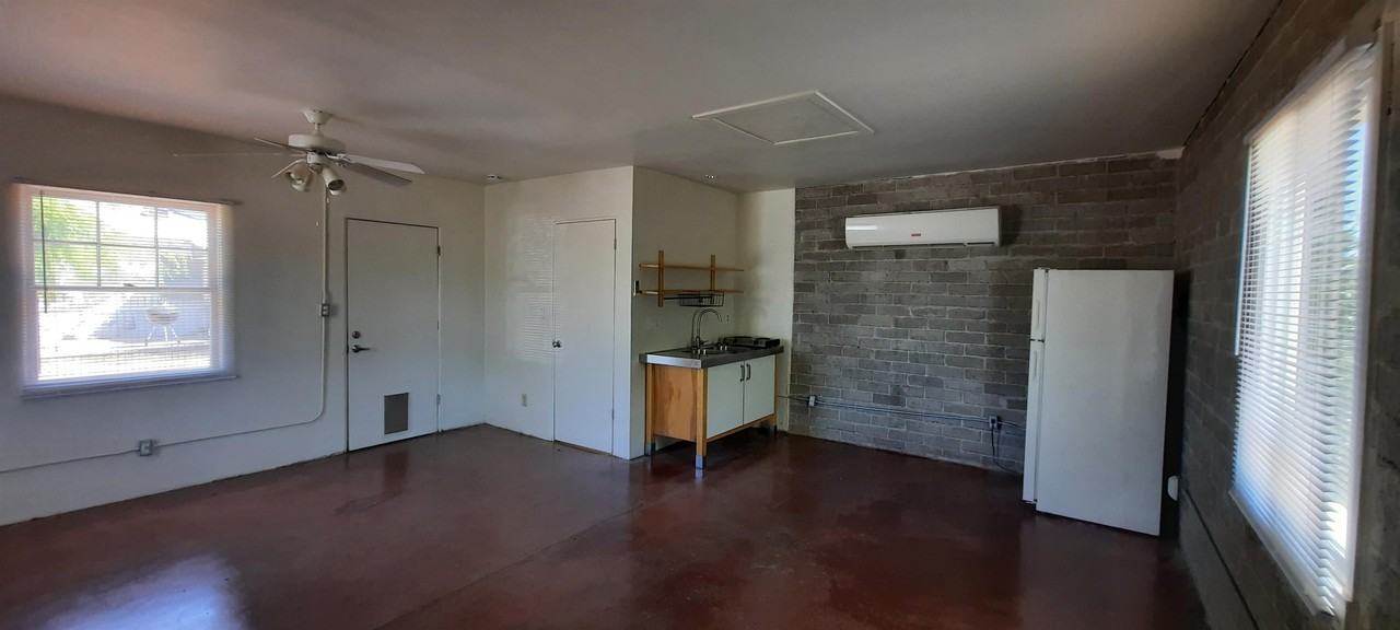 1401 E. Hubbell St. - Guest House - Photo 6 of 11