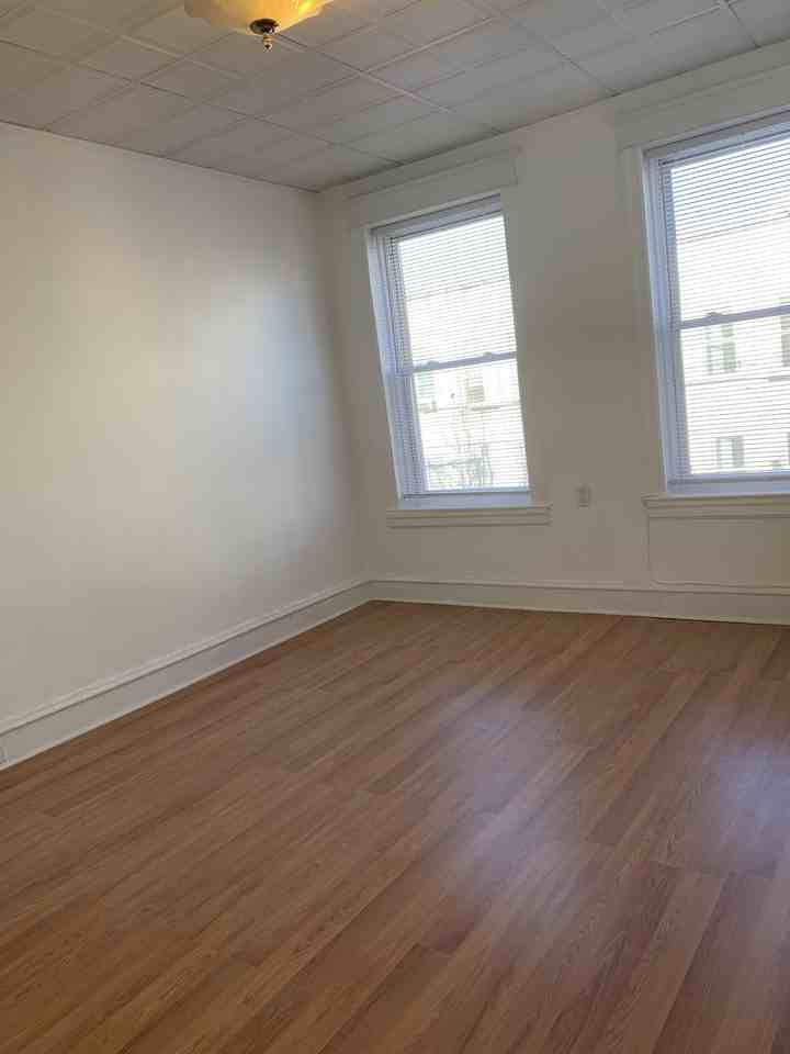 2039 63rd St #2 - Photo 3 of 6