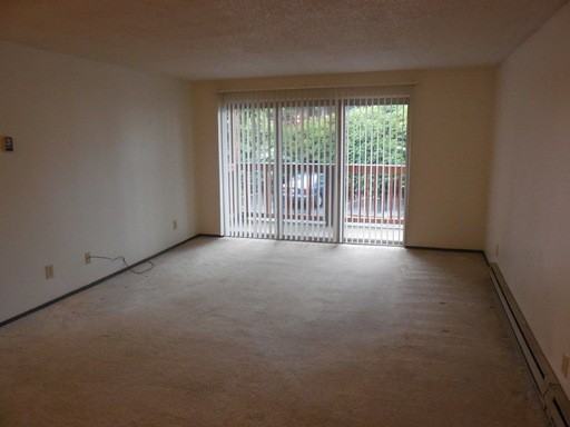 467 31st St - Photo 3 of 8