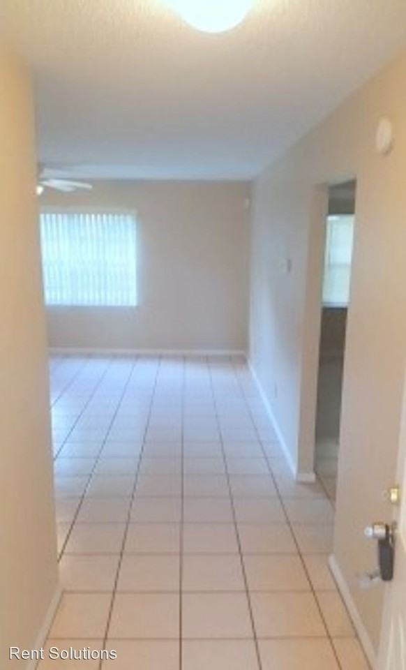 6814 Swain Ave - Photo 3 of 10