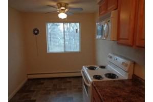 Hunt Club Apartment - Photo 3 of 14