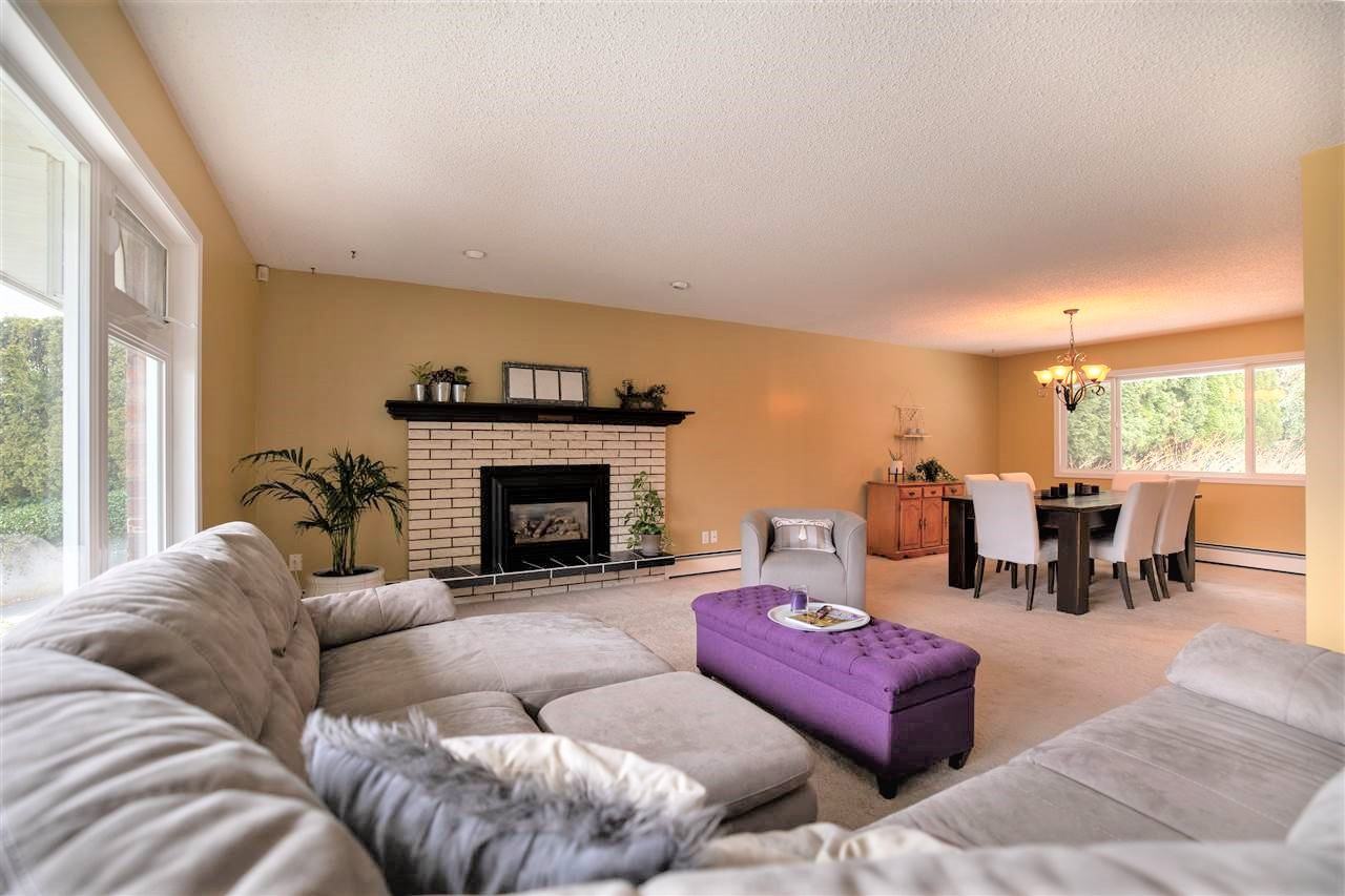 10045 Kenswood Dr - Photo 3 of 19