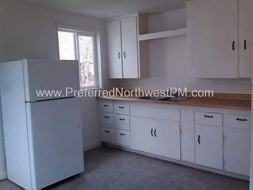 47669 Clark St - Photo 3 of 8