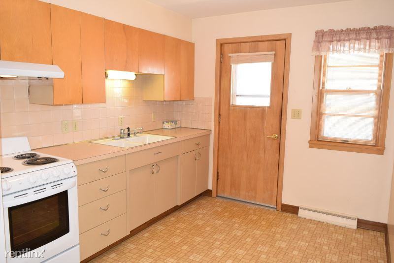 500 1st Ave Nw - Photo 2 of 10