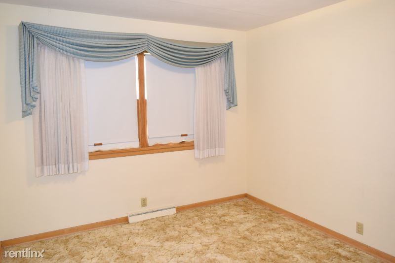 500 1st Ave Nw - Photo 3 of 10