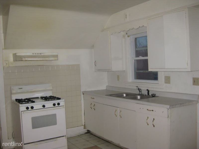 237 S Lincoln Ave - Photo 3 of 10