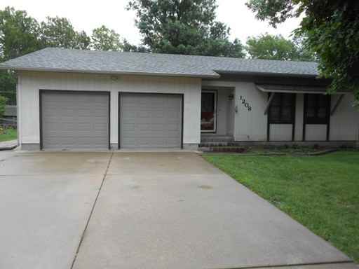 1208 Haas Cir - Photo 2 of 22